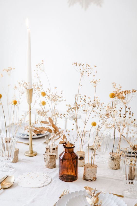 dried and preserved flowers for wedding table decoration