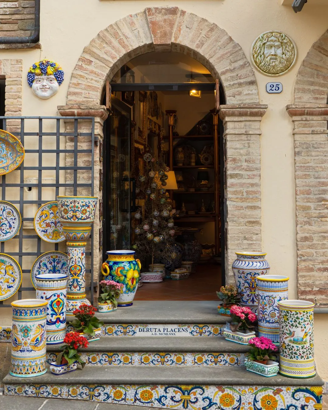 deruta ceramics umbria